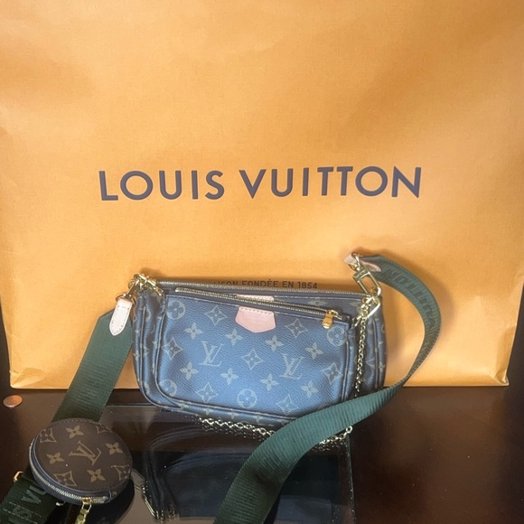 Louis Vuitton pochette accessories with khaki strap - Picture 1 of 9